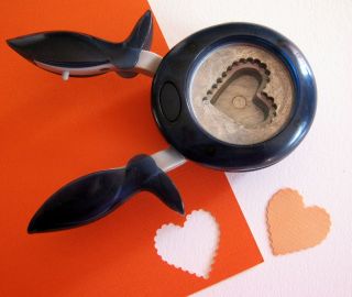 Fiskars SCALLOP HEART Easy Squeeze Paper Punch Scrapbooking   LARGE 