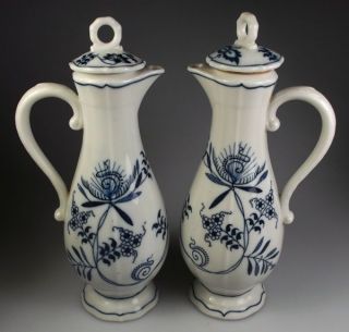 BLUE DANUBE JAPAN CRUET SET   2 PIECE WITH STOPPERS   PERFECT