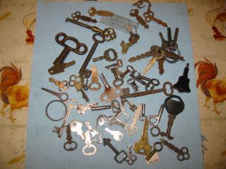 Junk Drawer Lot of Vintage Keys Skelton Barrel Keys Small Bank & Chest 