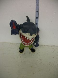 LOOSE Street Shark Figure with Green shorts and punching