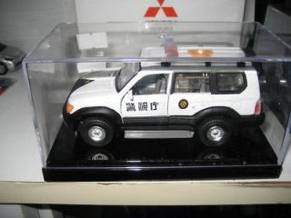 Toyota Land Cruiser 90 Prado Japan Police toy car 1/35 tins toy carven 