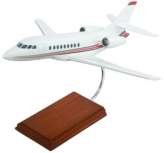  FALCON 2000 DESK TOP DISPLAY 1/40 PRIVATE JET MODEL AIRCRAFT AIRPLANE