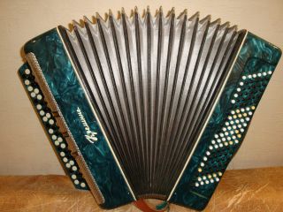 russian accordion in Accordion & Concertina