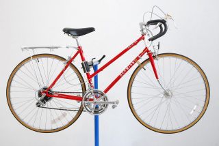 Vintage 1981 Schwinn Traveler Ladies Step Through Bicycle Bike Red 