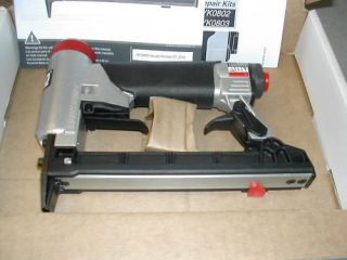 Senco Upholstery Staple Gun 1/2 Crown 20 Gauge Staple F Series NEW