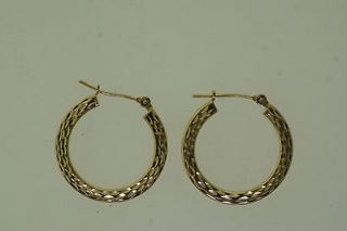 Vintage 14k yellow gold hoop earrings,diamond cut design,very pretty 