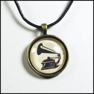 GRAMOPHONE RECORD PLAYER COLLECTOR DJ pendant necklace