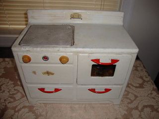   1950s Tacoma Metal Products Little Chefelectric stove. Works