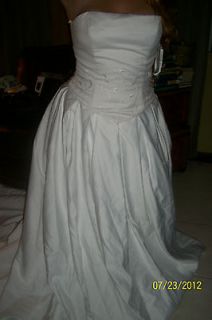 New Davids Bridal White Oleg Cassini Strapless Wedding Gown Size 14