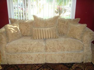 used living room furniture in Sofas, Loveseats & Chaises