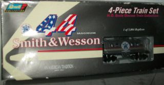 REVELL 44 MAGNUM SMITH & WESSON LE 4 PC TRAIN SET DIECAST FREE 