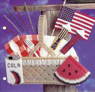 JULY 4TH PICNIC BASKET   HANGS**PLASTIC CANVAS PATTERN ONLY**