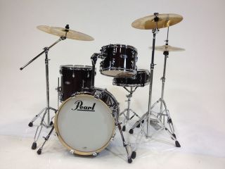 pearl drum kit in Percussion