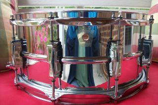 LUDWIG SUPRAPHONIC SEAMLESS 6.5 X 14 SNARE DRUM WITH FREEBIES!
