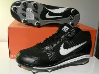 football cleats 10.5 in Sporting Goods