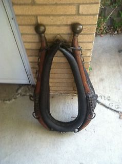 VINTAGE HORSE COLLAR BRASS BALLS WOOD LEATHER VERY GOOD CONDITION