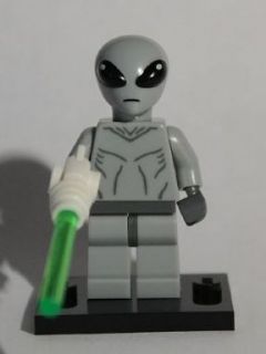 NEW LEGO MINIFIGURES SERIES 6 8827   Classic Alien