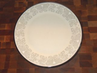 Lenox SNOW LILY Porcelain 10 1/2 Dinner Plate(s)   Excellent 