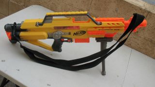 NERF HASBRO STAMPEDE ECS AUTO DART GUN BLASTER N STRIKE W/ SHOULDER 