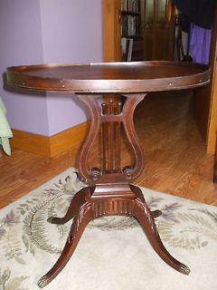 ANTIQUE DUNCAN PHYFE SIDE TABLE   REFINISHED