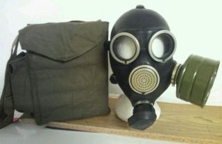   CCCP Soviet Russian BLACK RUBBER NEW Gas Mask GP 7+FILTER+BAG. From UK
