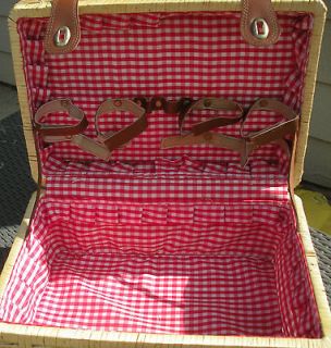 vintage picnic basket in Picnic Baskets & Backpacks