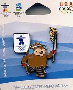 VANCOUVER OLYMPICS 2010 QUATCHI WITH OLYMPIC TORCH PIN