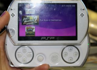 SONY PSP GO PlayStation Portable PSP N1001 Pearl White