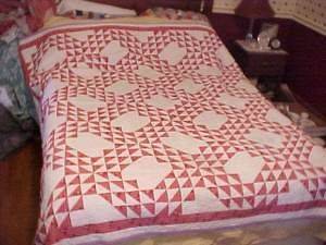 1930/40s FLYING GEESE QUILT, PATTERNED RED & WHITE