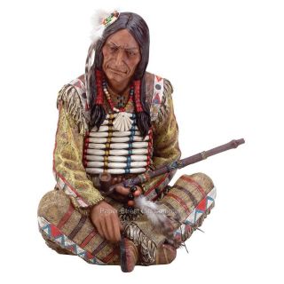 American INDIAN Tribe CHIEF with Peace Pipe STATUE/ Figurie 