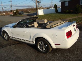 Ford  Mustang V6 Automatic Convertible Leather Mustang Convertible 