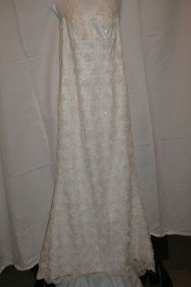 EUC Davids Bridal White Wedding Gown Dress 10 Breading Lace Train 