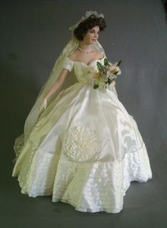 Franklin Mint 16 porcelain heirloom bride doll Jacqueline Kennedy 