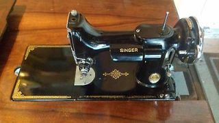 Vintage Black 1939 Singer Featherweight Model 221 Sewing Machine w 
