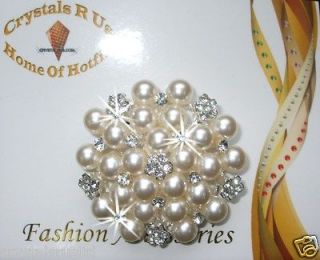 VINTAGE FASHION BROOCH PIN BADGE BLING CRYSTAL DIAMANTE BOUQUET 