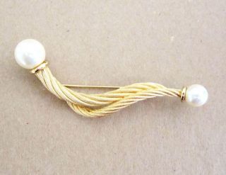 Vintage Jewelry   CHRISTIAN DIOR Twisted Gold Tone Rope Pearl Brooch 