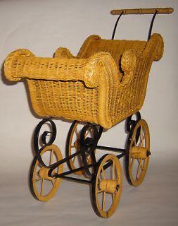 VINTAGE & ANTIQUE RARE BABY DOLL WICKER STRAW CARRIAGE BUGGIE STROLLER