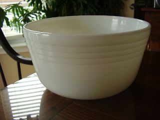 Vintage Pyrex Mixing Bowl White Ribbed 24   1.5 Quart Bowl