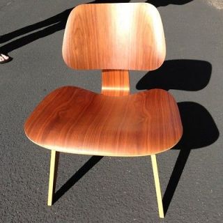 Eames Molded Plywood Lounge Chair, LCW, Walnut HERMAN MILLER Mid 
