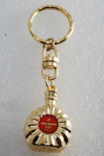 VINTAGE REMY MARTIN XO SPECIAL COGNAC GOLD PLATED BRASS KEY CHAIN NEW 