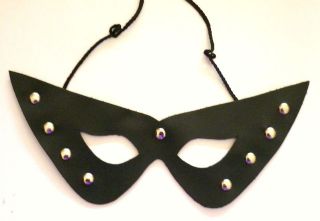SEXY STUDDED GOTH LADIES CAT WOMAN EYE MASK COSTUME NEW