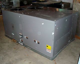CARRIER 7½ TON ROOFTOP UNIT, 460V, GAS HEAT, MODEL #48TCED08A2A6A 