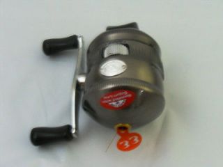 ZEBCO 33 PLATINUM TI SPINCAST REEL PUSH BUTTON CASTING TITANIUM NWOB