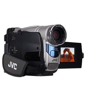 JVC GR AXM18U 20x Optical/800x Digital Compact VHS Camcorder JVC GR 