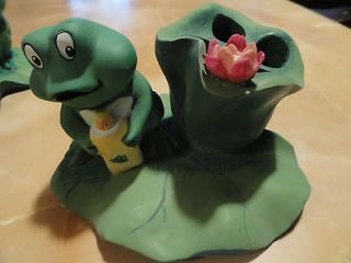   Green FROG on Lily Pad 4 slot TOOTHBRUSH HOLDER w/ pink lily