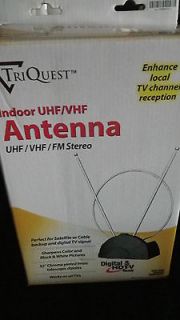 Triquest Indoor Antenna UHF/VHF/FM Stereo HDTV easy hookup *NEW*