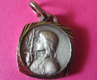 RARE ANTIQUE VINTAGE VERY OLD JOAN OF ARC RELIGIOUS MEDAL CHRISTIAN 