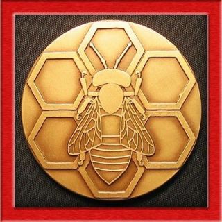MUSTC Nature Insect Queen Bee Wasp Honey Honeycomb Beautiful Bronze 