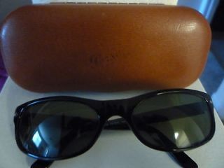 Nice pair of Persol Sunglasses Shades. Polarized lenses and Italian 