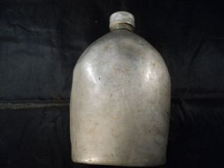 military collectible wwi canteen dated 1918  34